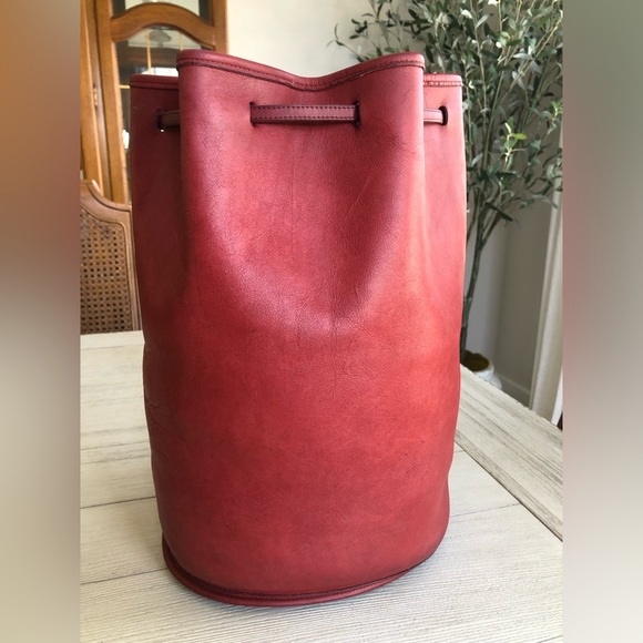 COACH VINTAGE RED LEATHER SLING BAG #9929 WITH HANGTAG - Picture 3 of 14